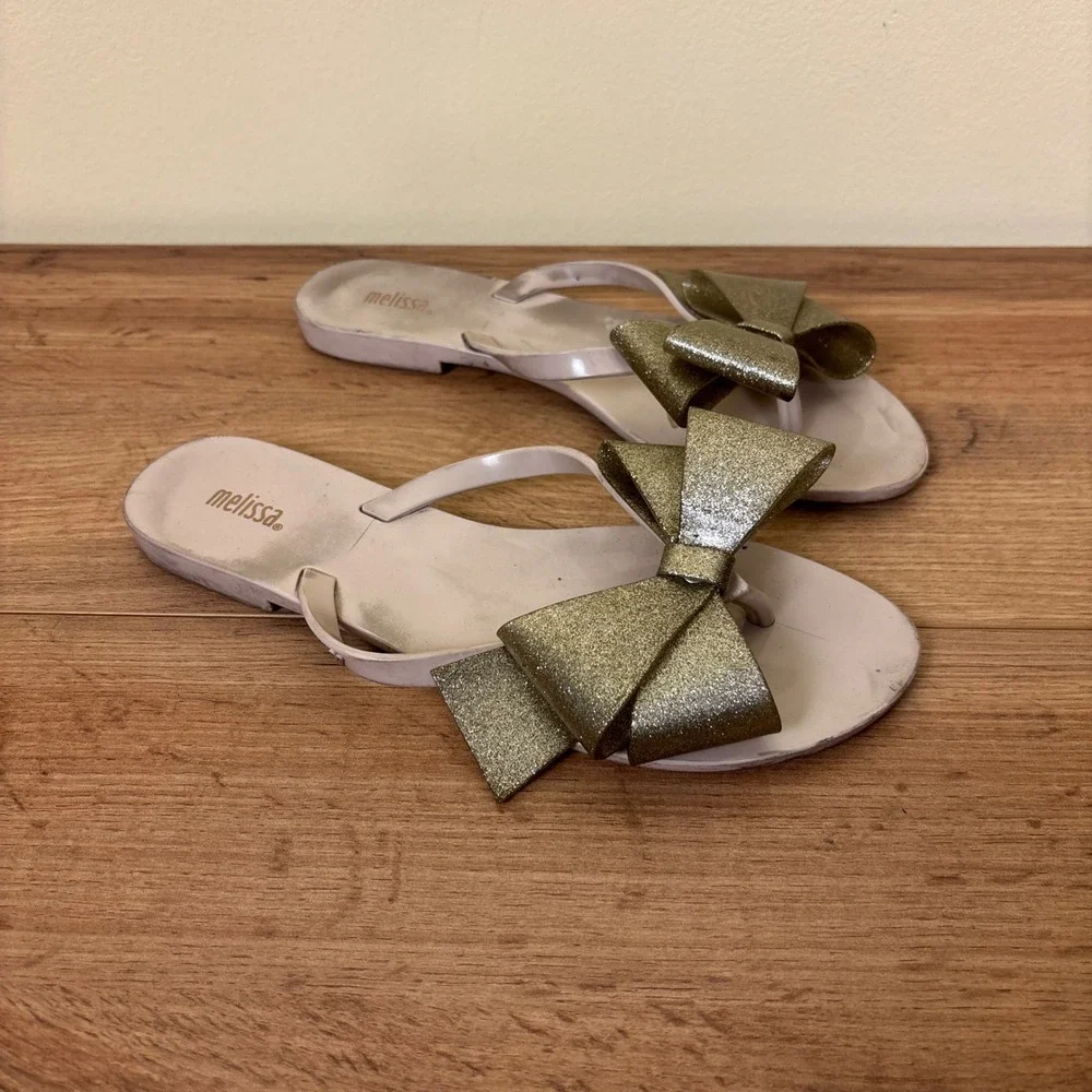 MELISSA Harmonic Bow‎ III Thong Sandals Beige/Gold Women Size 8 Jelly Summer